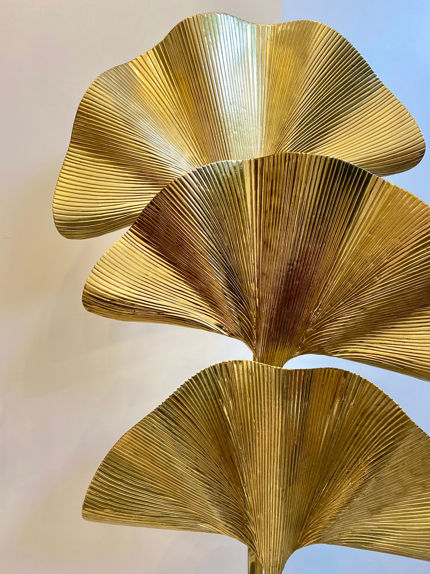 Lampadaire Eichholtz - "Las Palmas" en laiton.