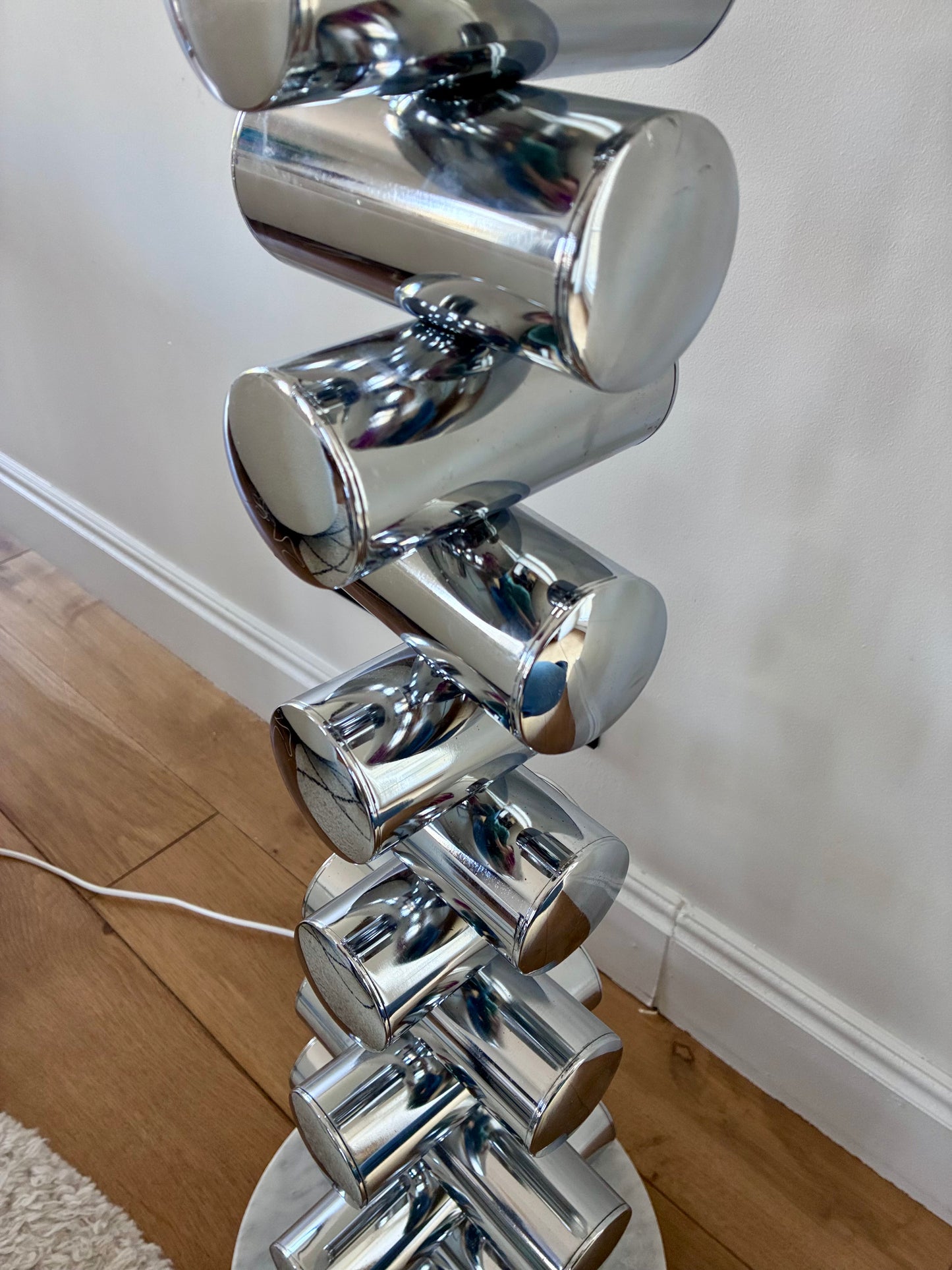 Lampadaire en métal chromé Carlo Nason pour Mazzega - 1960.