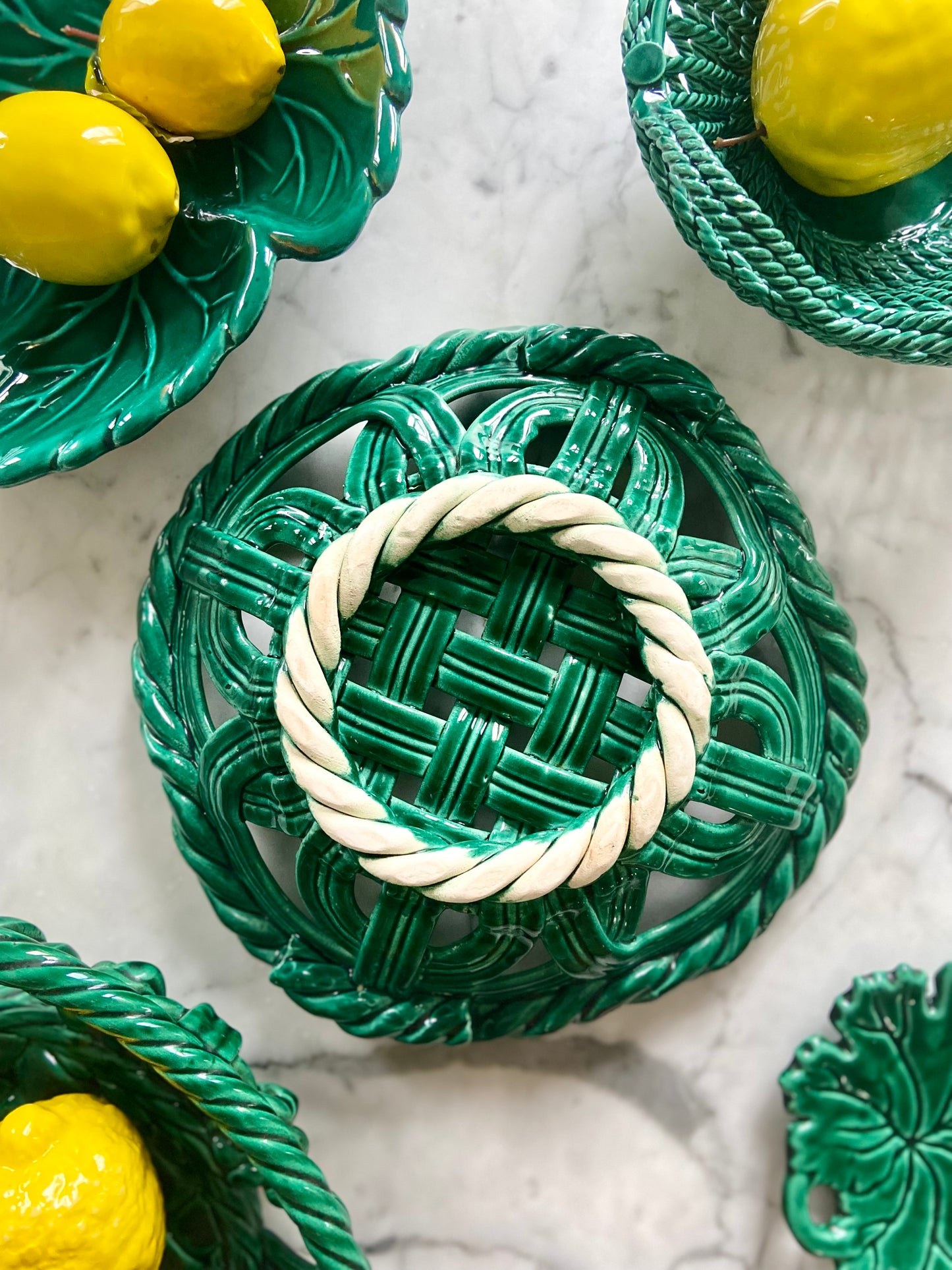 Plat en céramique tressée - Vallauris - vers 1950