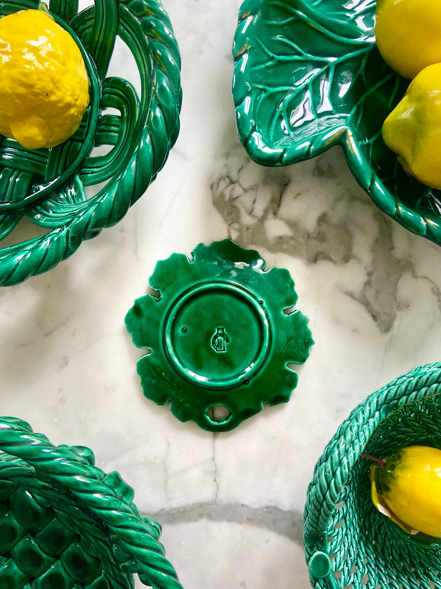 Petite coupelle "Chêne" en céramique - Vallauris - vers 1950.