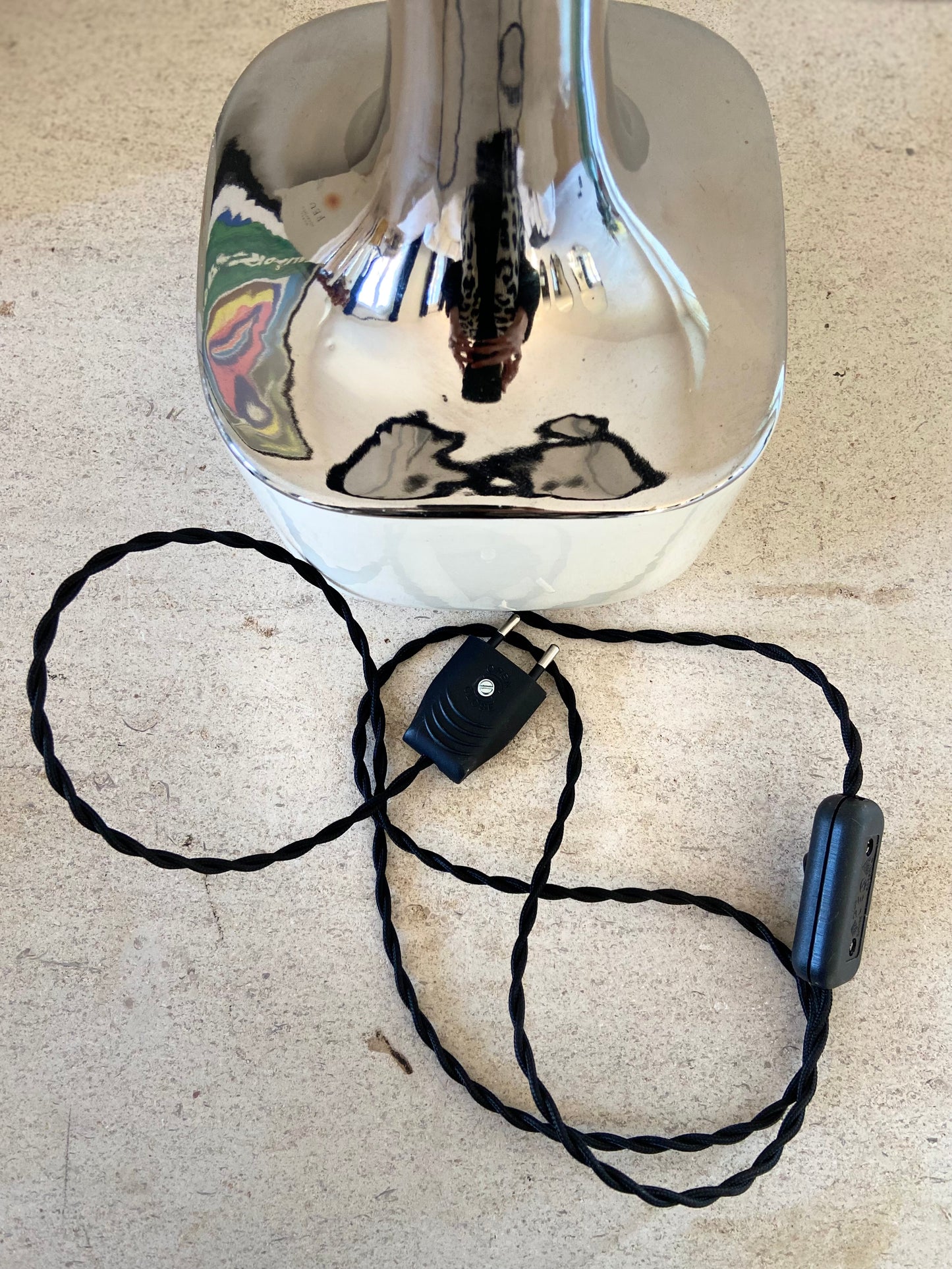 Lampe "Space age" en céramique et métal chromé - 1960/1970.