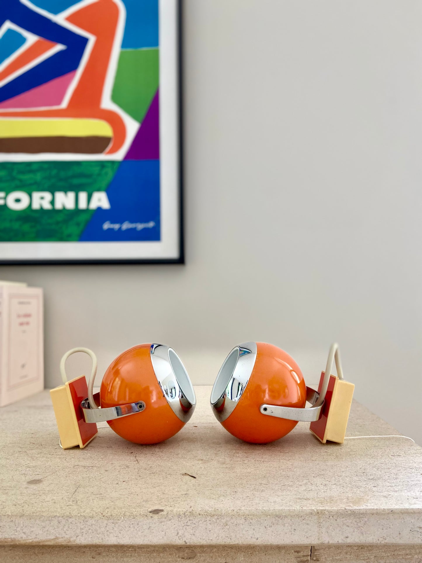 Paire d'appliques "Eye-Ball" orange vif - 1970.