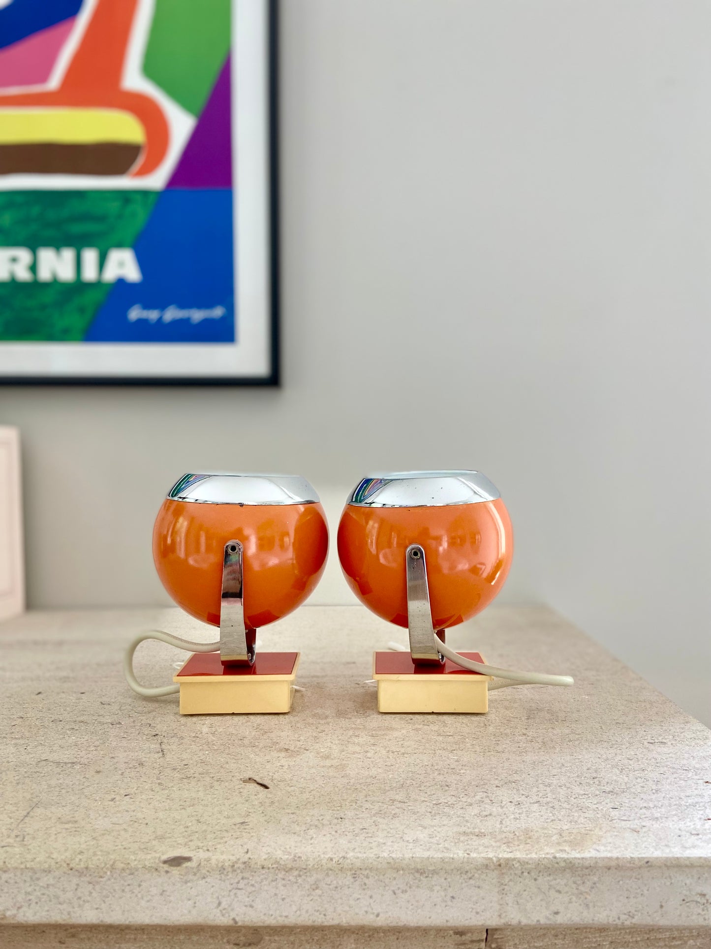 Paire d'appliques "Eye-Ball" orange vif - 1970.