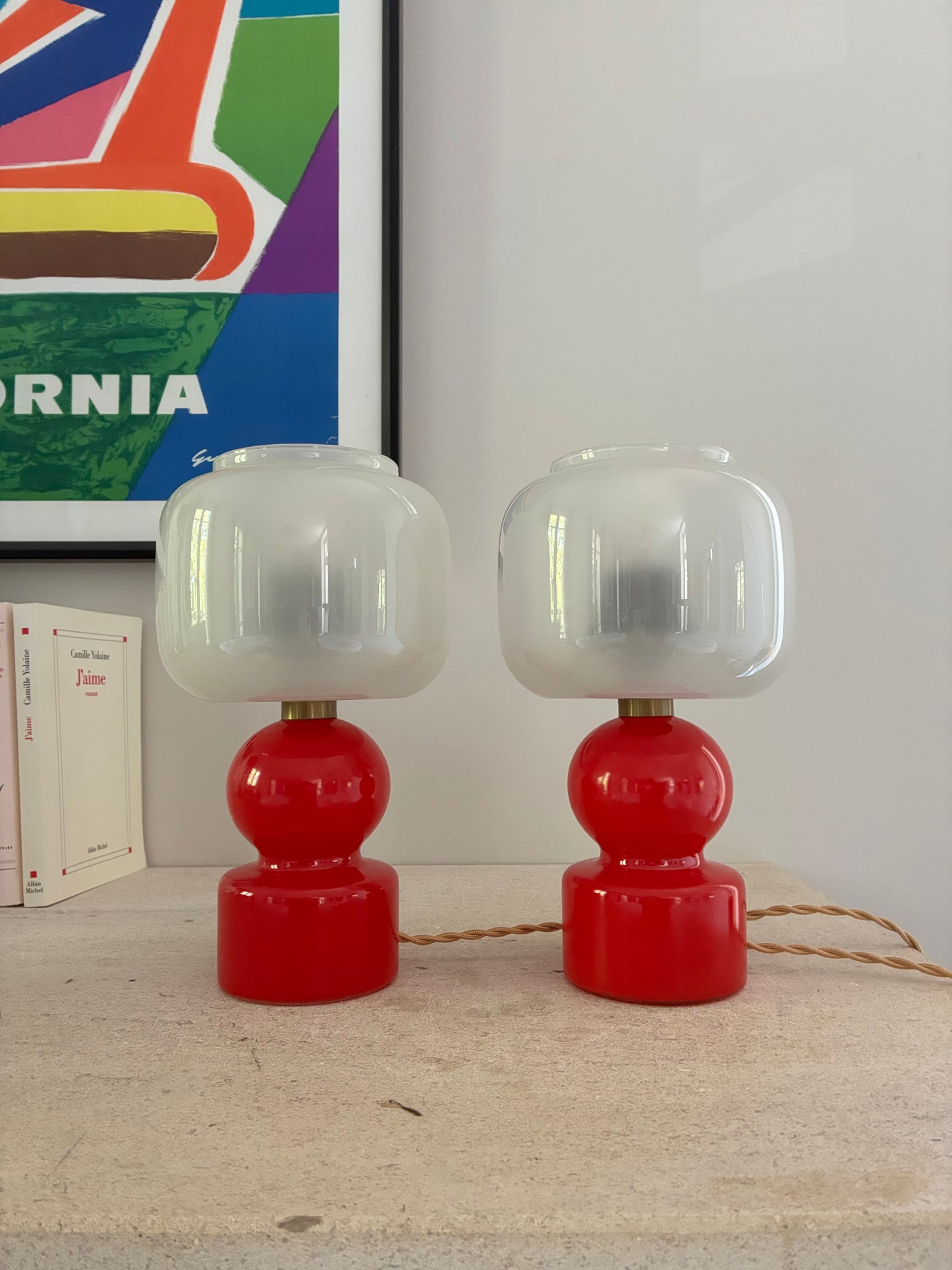 Paire de lampes de chevet "Globes" en verre rouge vif - 1960.