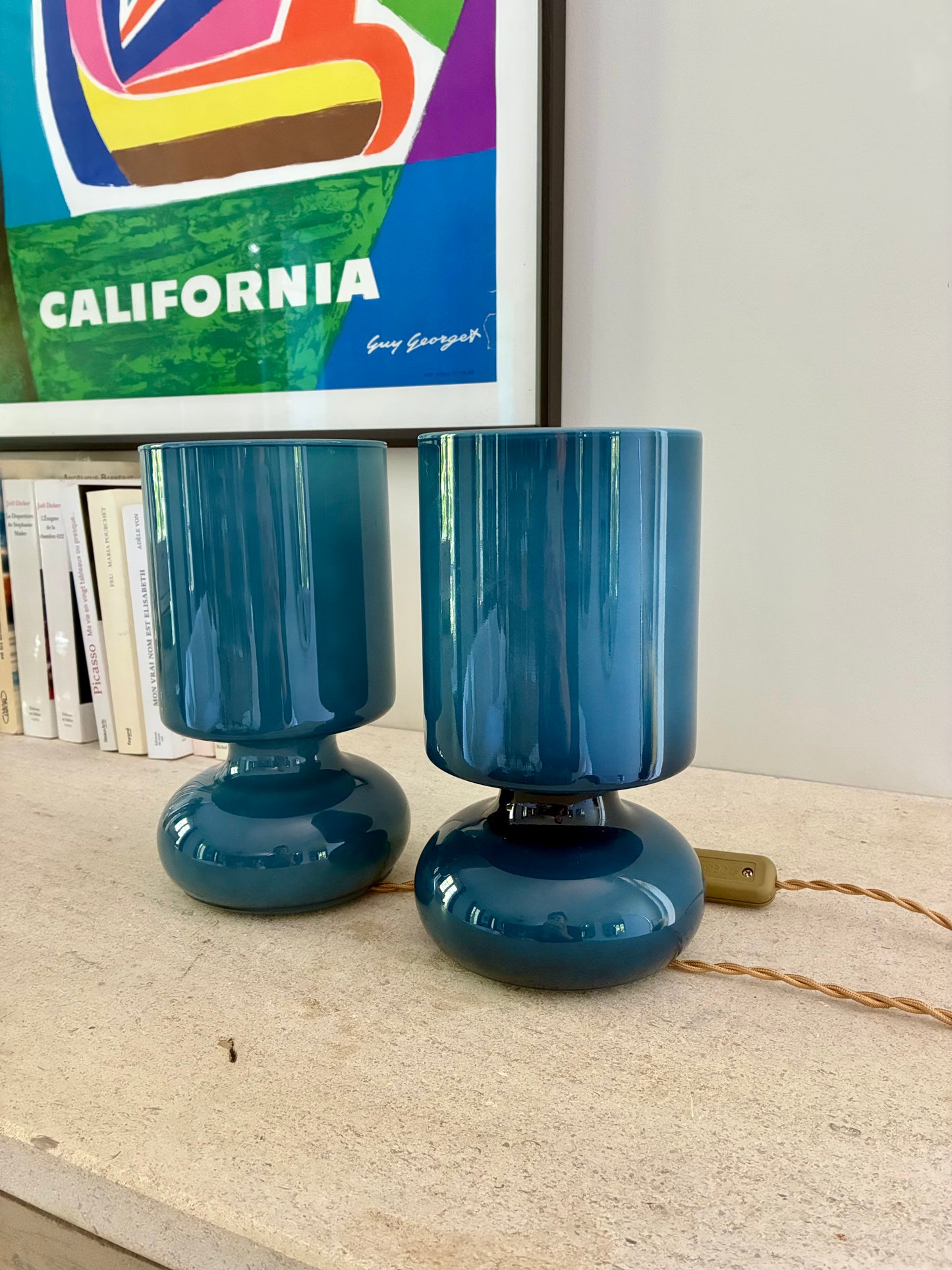 Paire de lampes de chevet "Space Age" en verre bleu - 1980.
