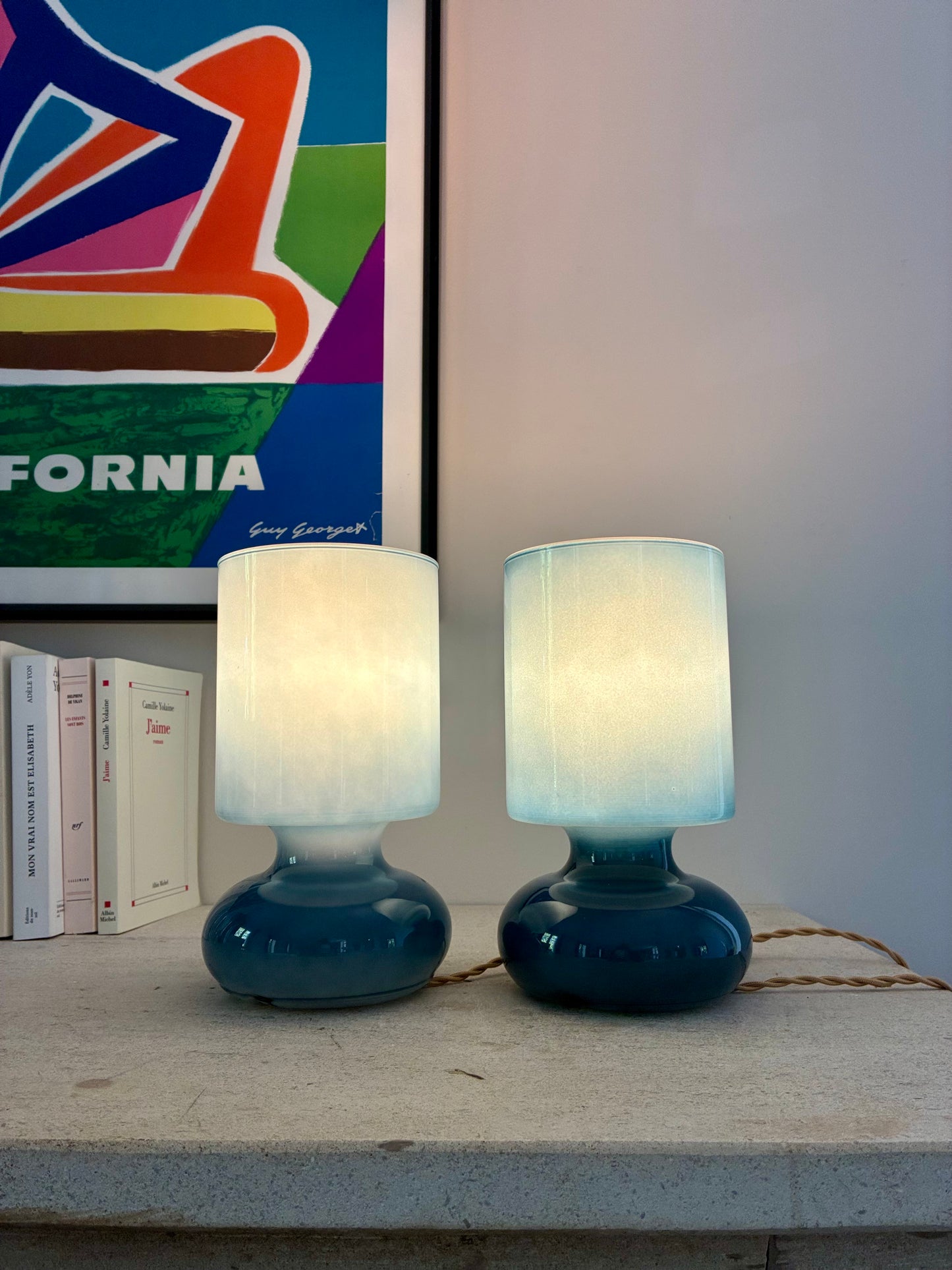 Paire de lampes de chevet "Space Age" en verre bleu - 1980.