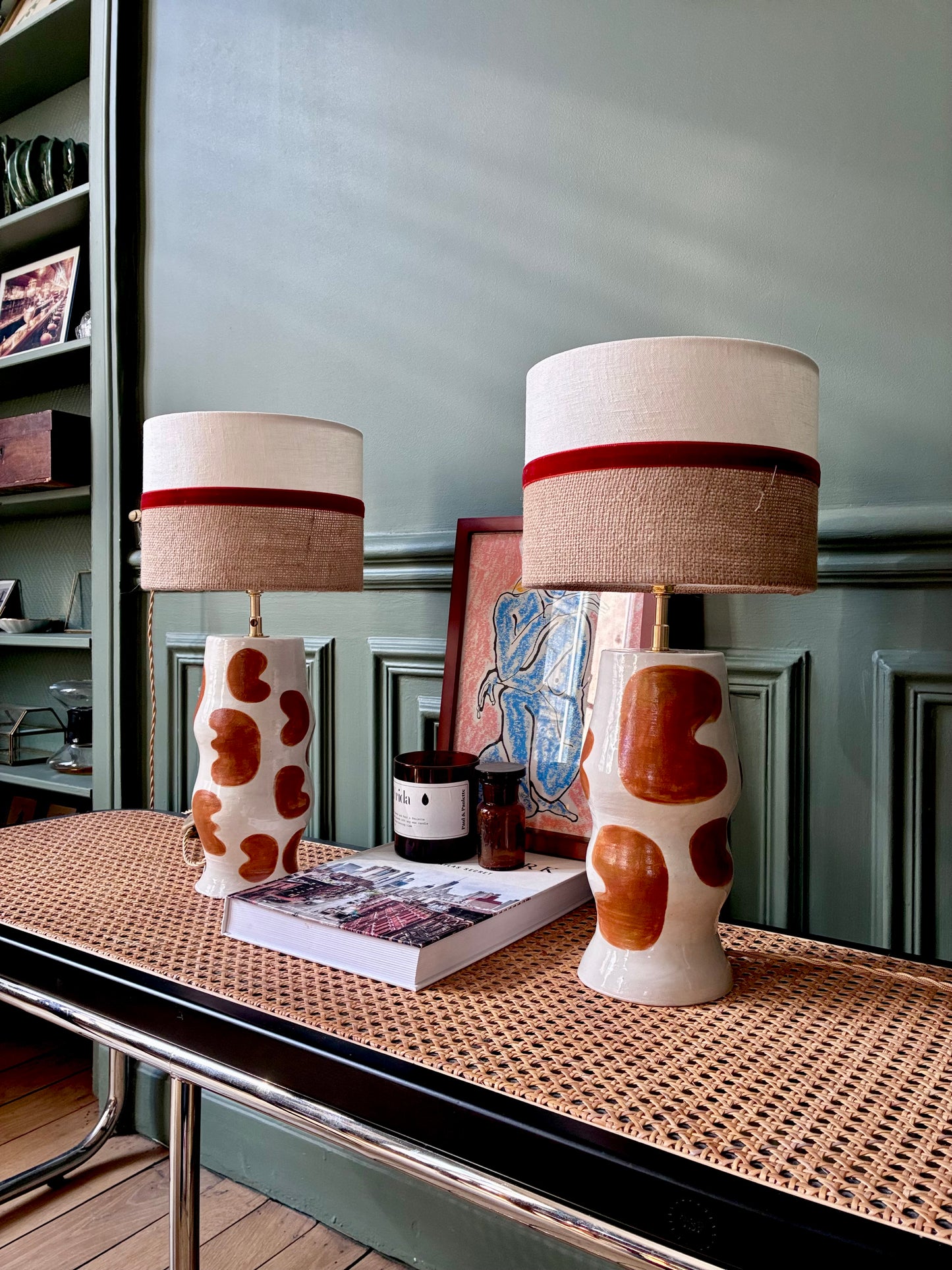 Lampe "Initiale" SPOT x ATOME en céramique - 2026 (Havane).