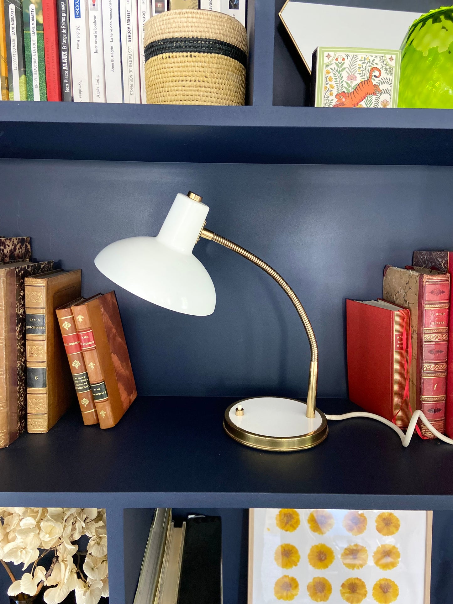 “Hood” desk lamp