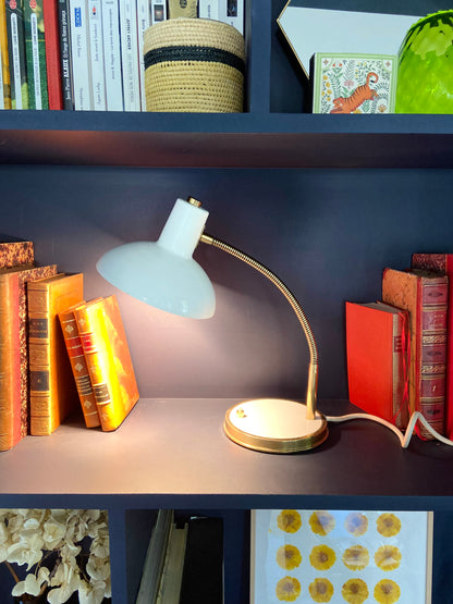 “Hood” desk lamp