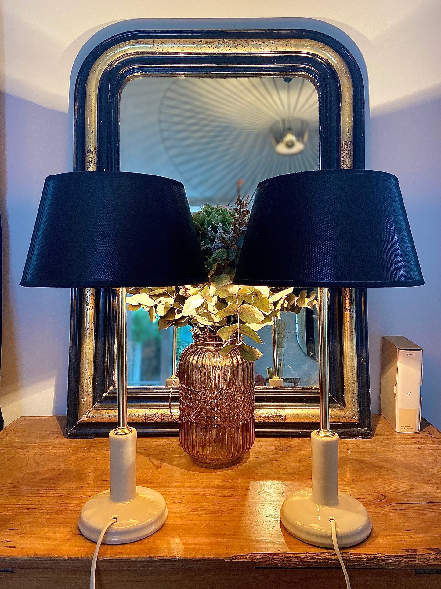 Pair of lamps - "classic" style