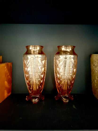 Paire de vases Art déco en verre taillé