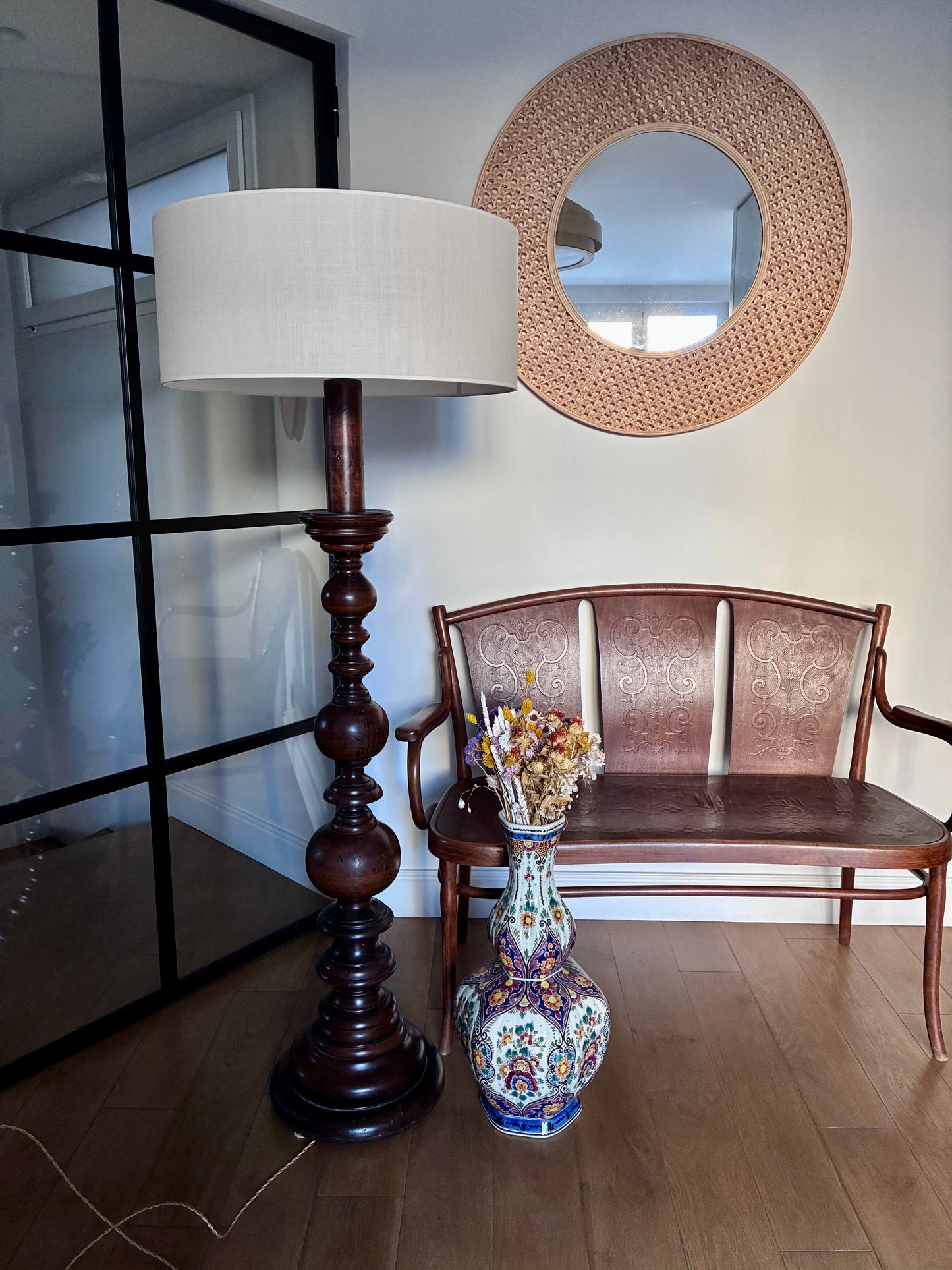 Lampadaire "Colonial" en bois massif - 1960.