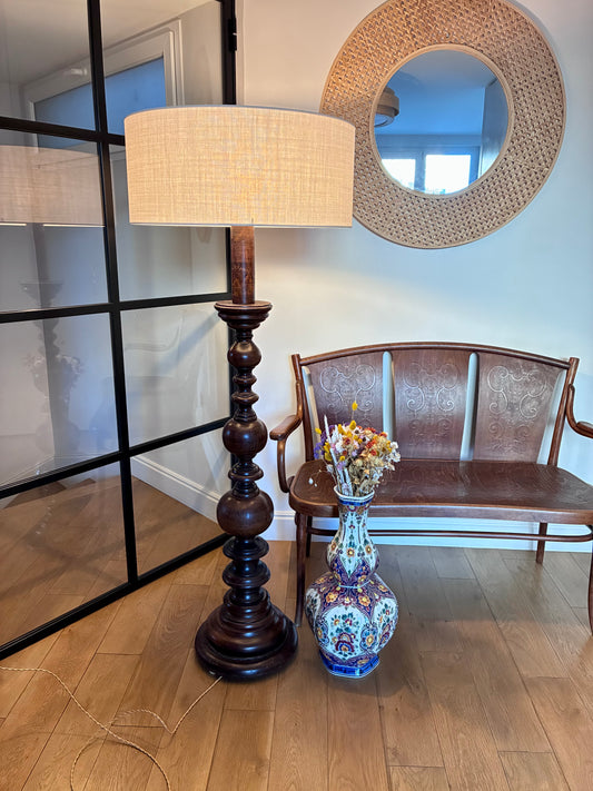 Lampadaire "Coloniale" en bois massif - 1960.