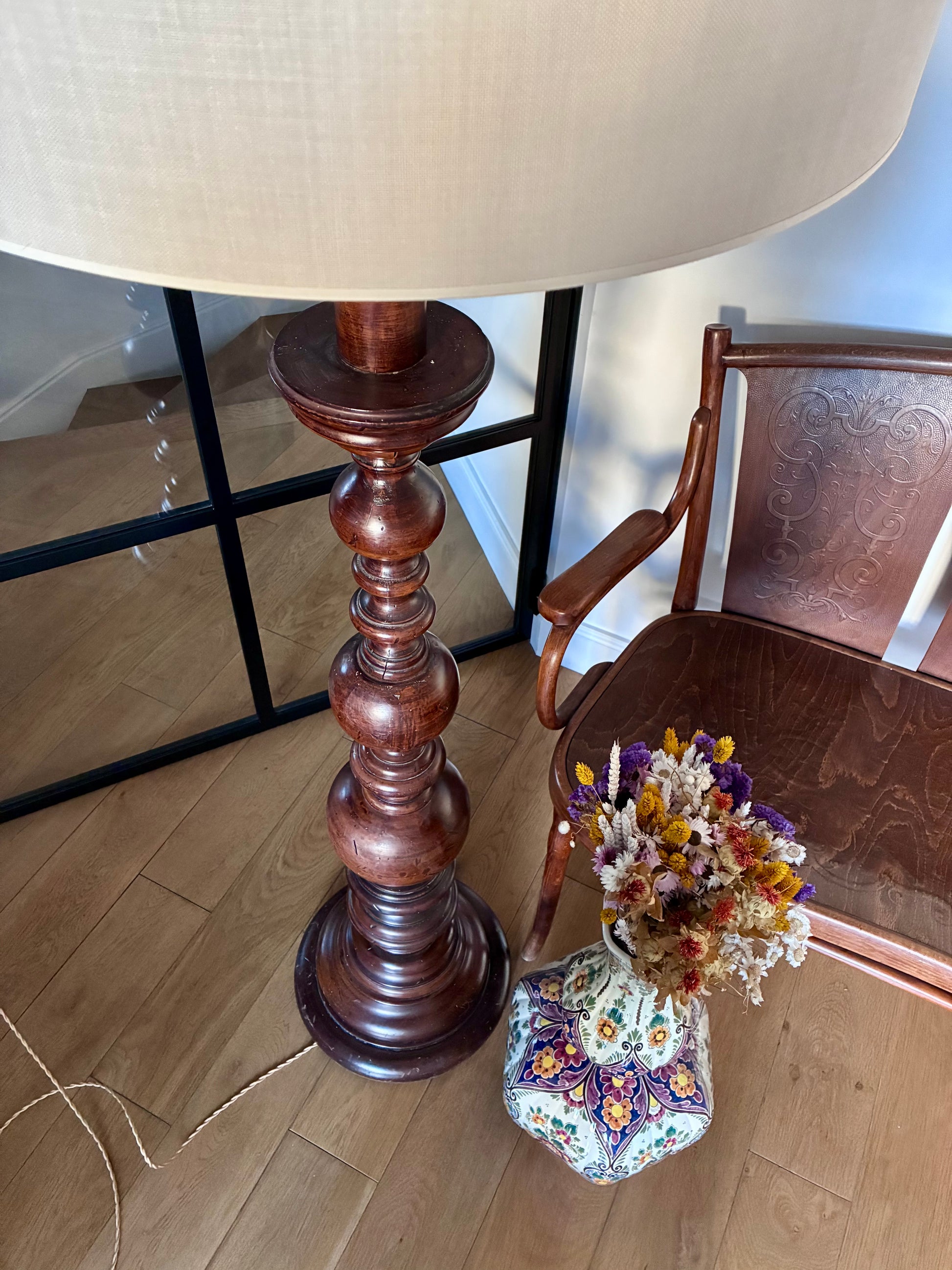 Lampadaire "Coloniale" en bois massif - 1960.