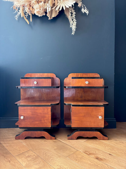 Paire de tables de chevet "Art déco" en bois - 1960.