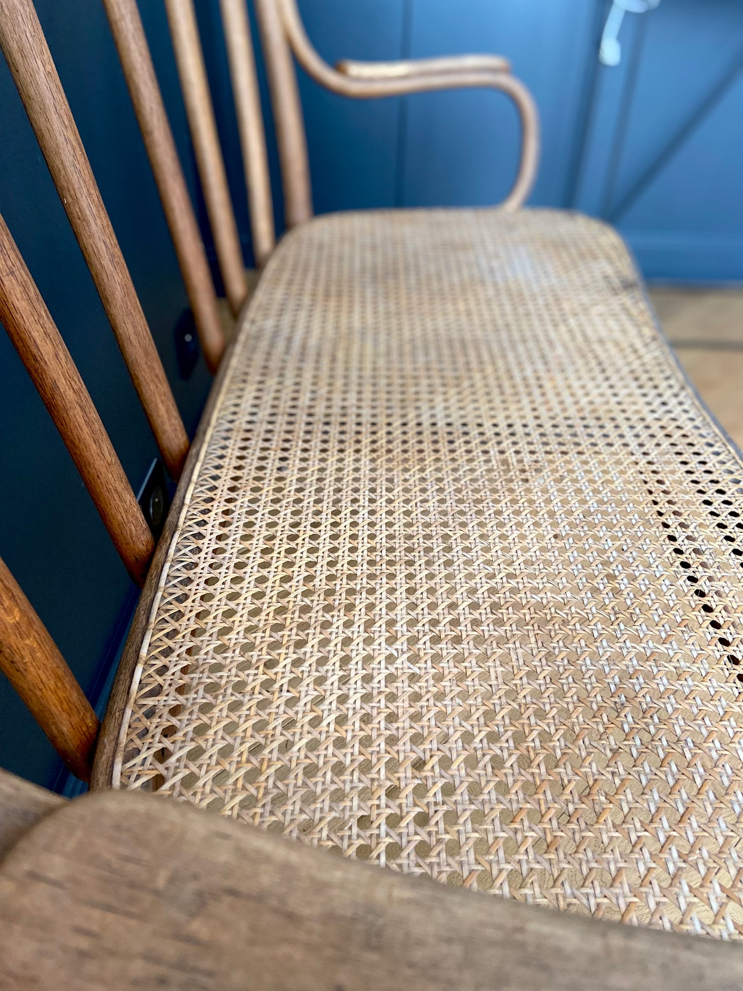 Banquette en bois & cannage Thonet