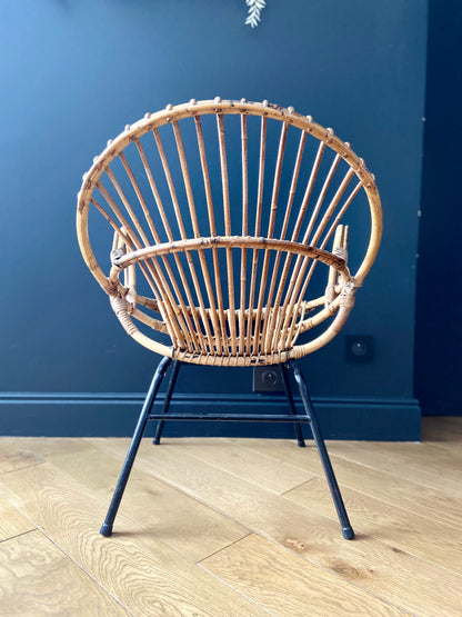 Paire de fauteuils corbeille en rotin - vers 1960.