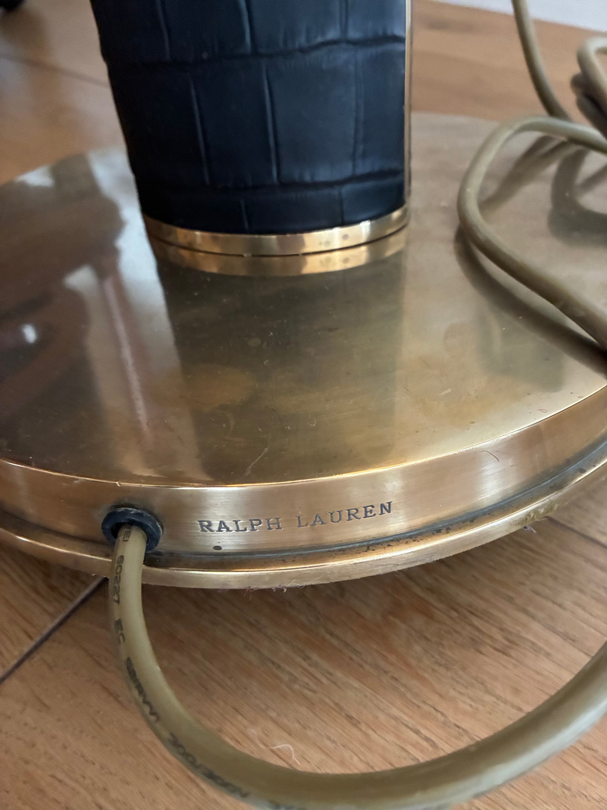 Grand lampadaire Ralph Lauren en cuir et laiton - 1970.