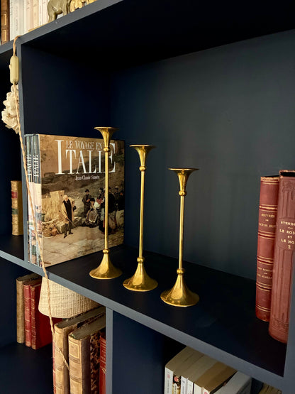 Trio de bougeoirs "Trompettes" en laiton  - 1960.