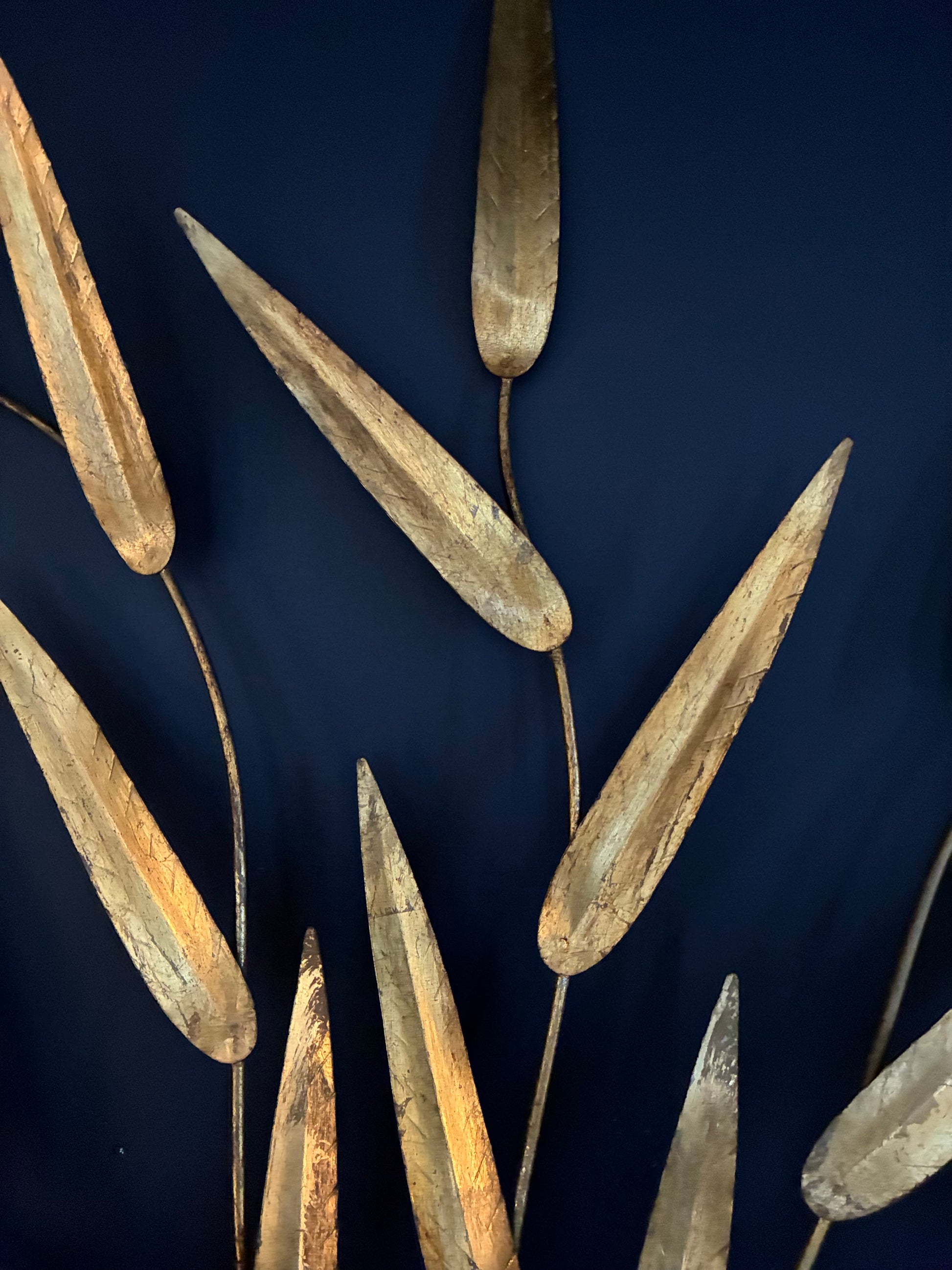 Grande applique murale"Feuilles" en laiton - 1970.