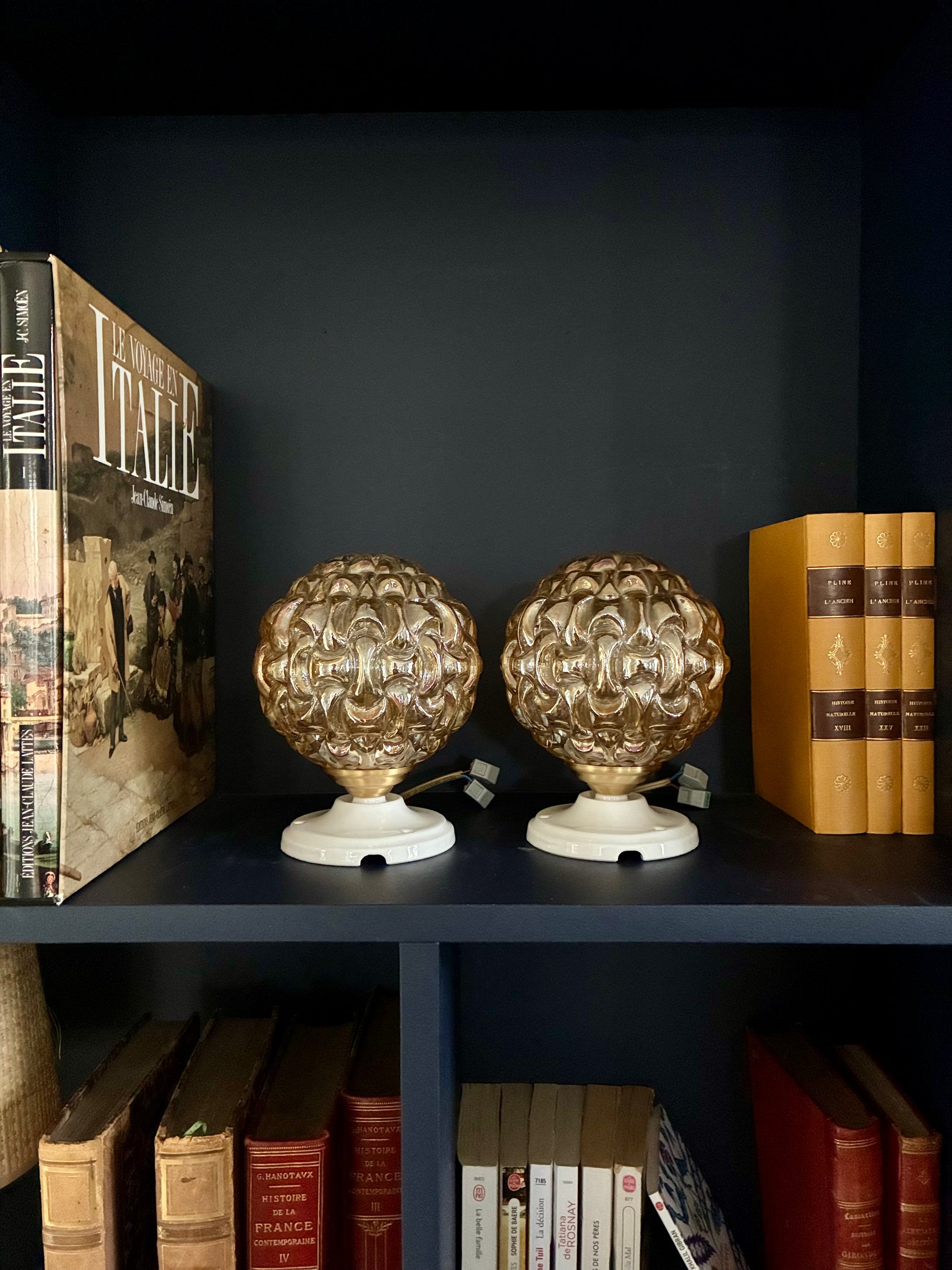 Paire d'appliques "Globes" en verre et céramique - 1970.