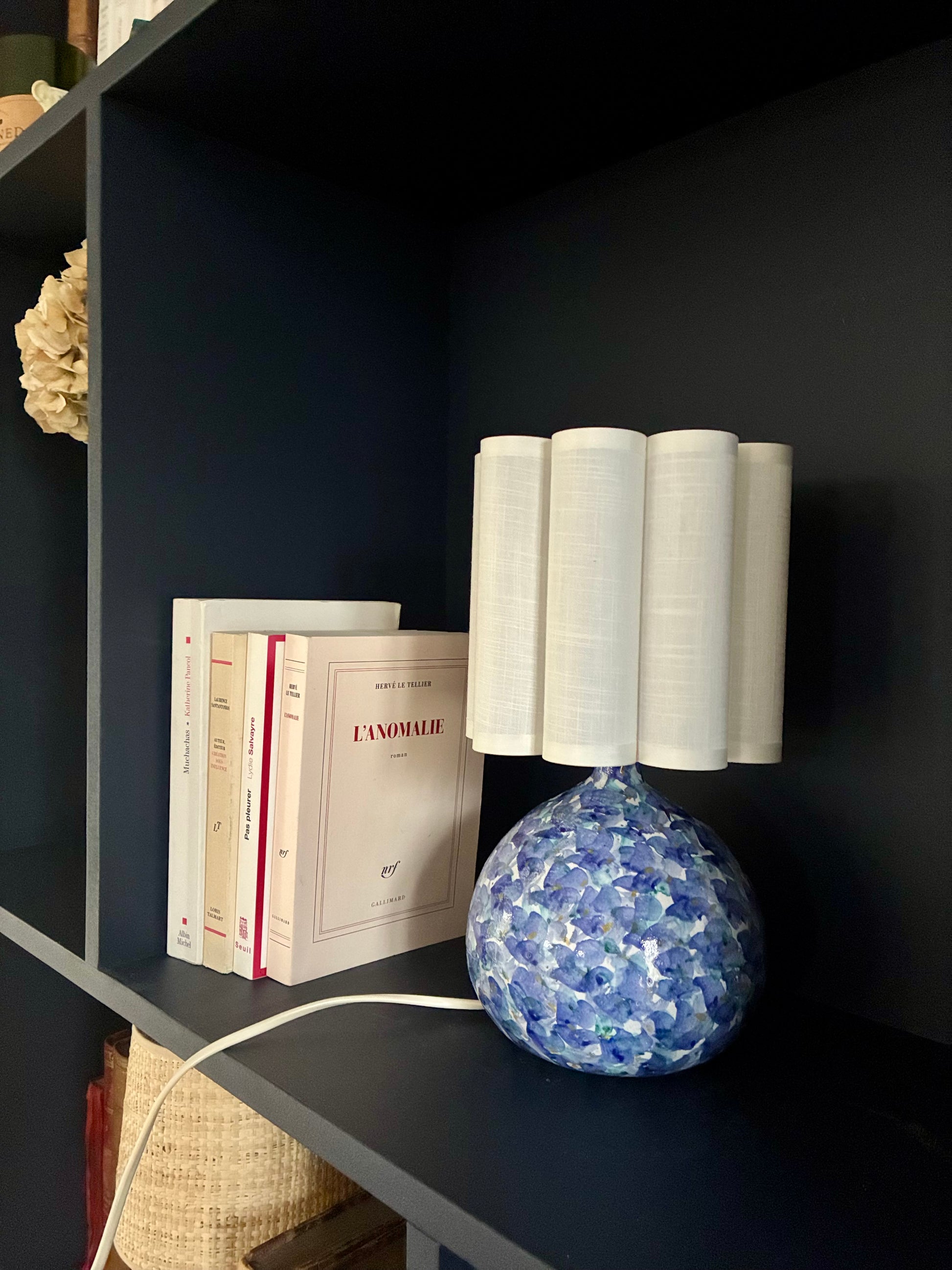 Petite lampe "Fleurie" signée Vallauris en céramique peinte - 1960.