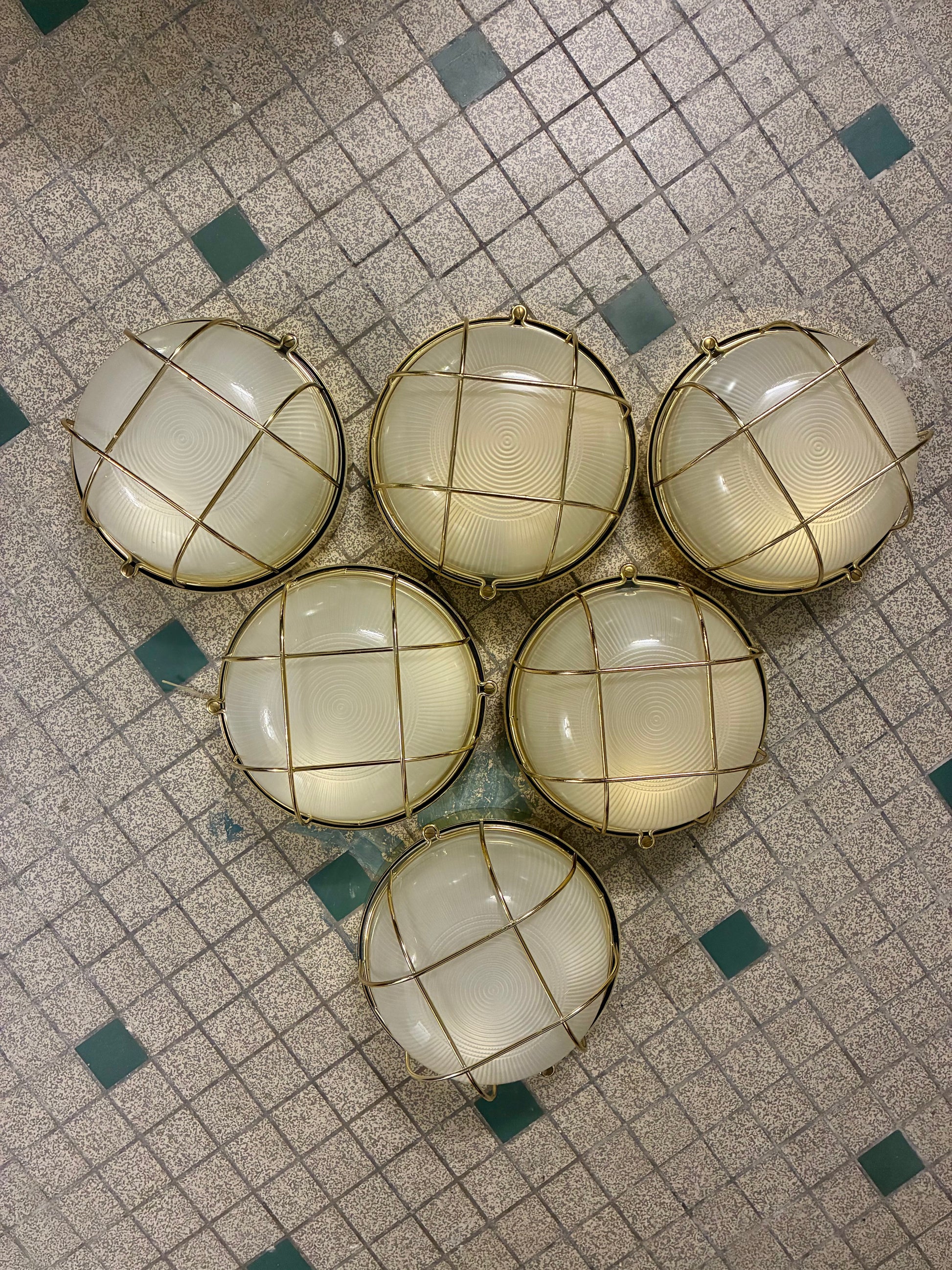 Paire d'appliques industrielles en verre et métal - 1970.