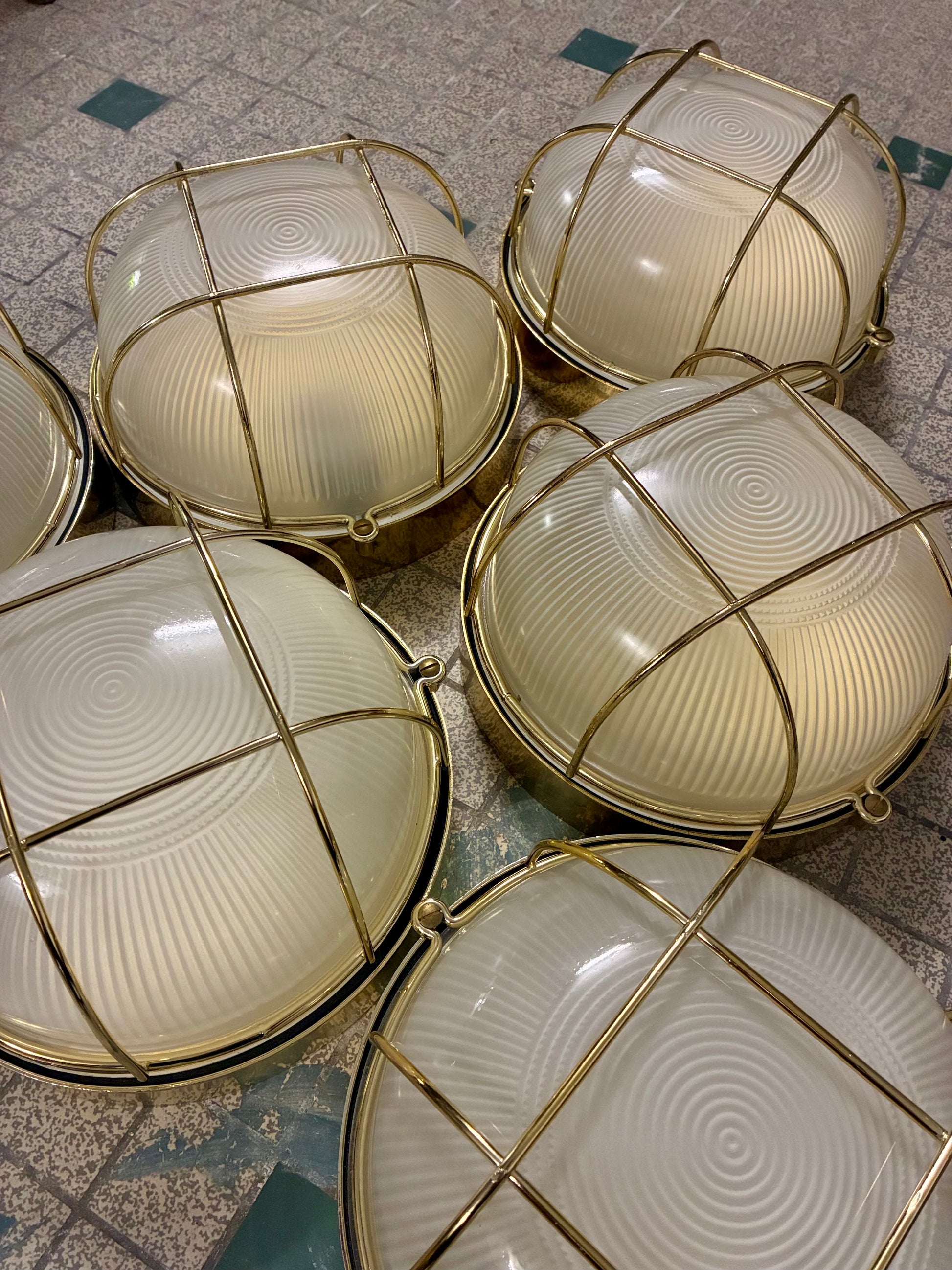 Paire d'appliques industrielles en verre et métal - 1970.