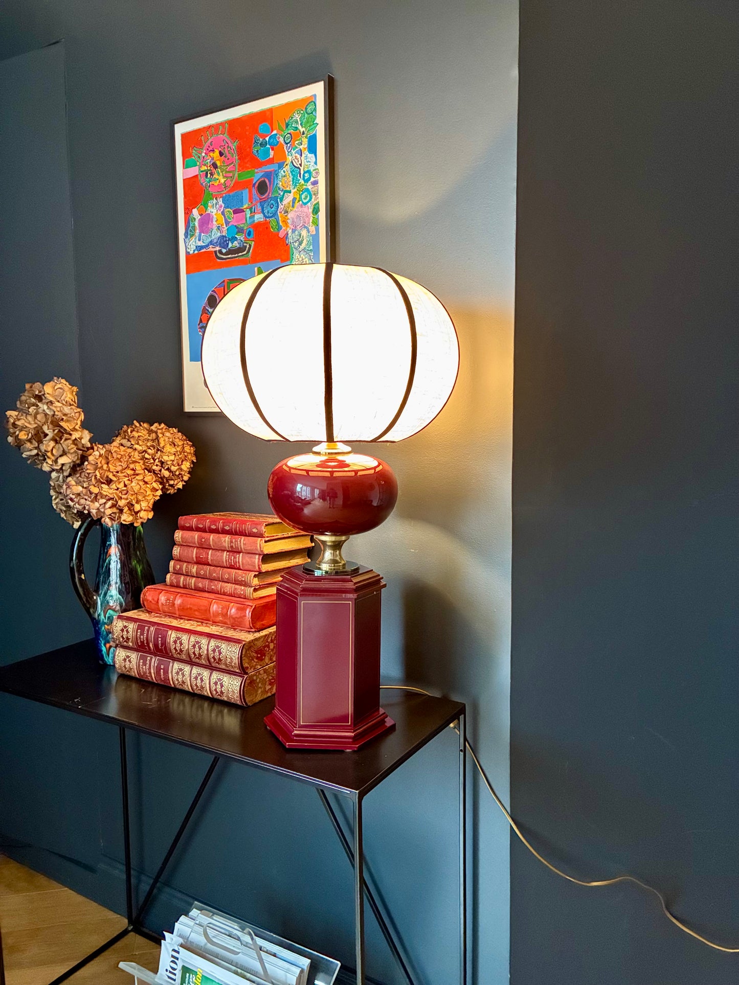 Lampe "Cosmos" en résine bordeaux - 1970.