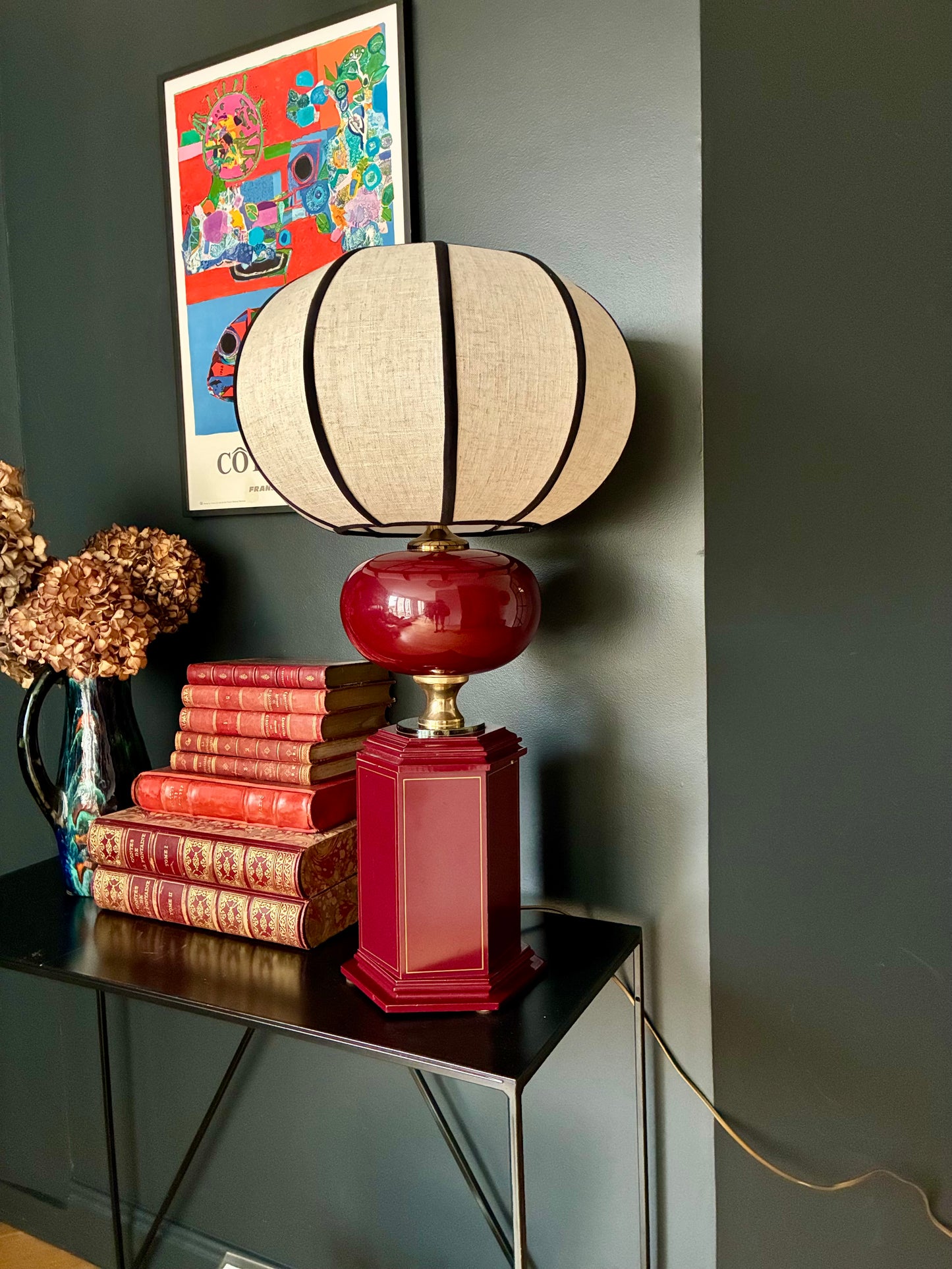 Lampe "Cosmos" en résine bordeaux - 1970.